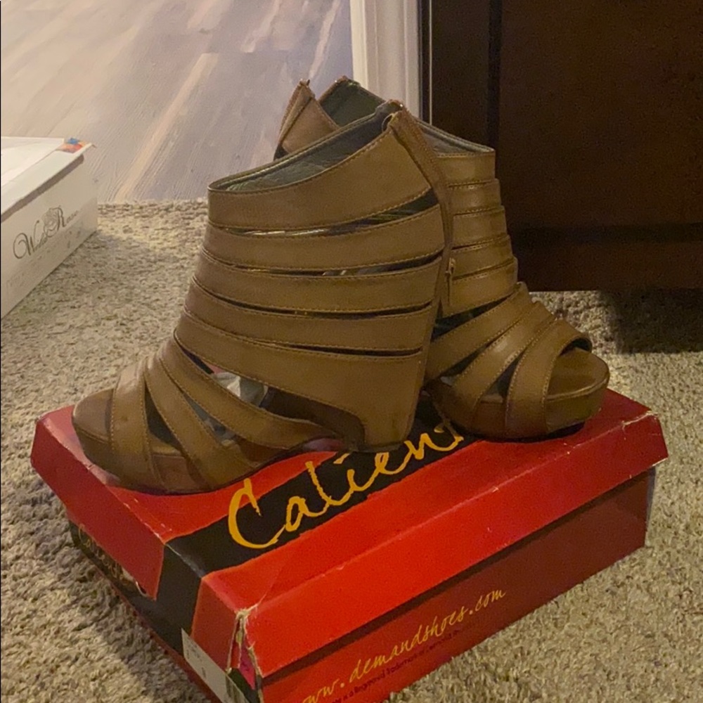 Wedge heels
